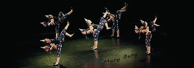 11.5. 2019 - soubor III.- SalesiĂˇnskĂ© divadlo, Praha / PST STAP - choreografie "Mury Bury"